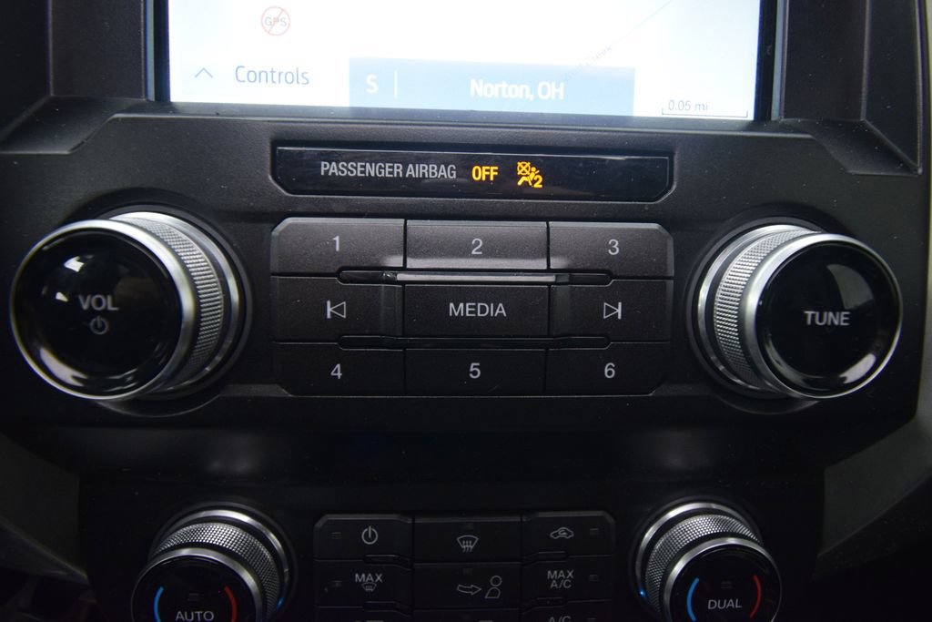 Used 2019 Ford F150 Lariat w/ Equipment Group 502A Luxury AWD/4WD image 37