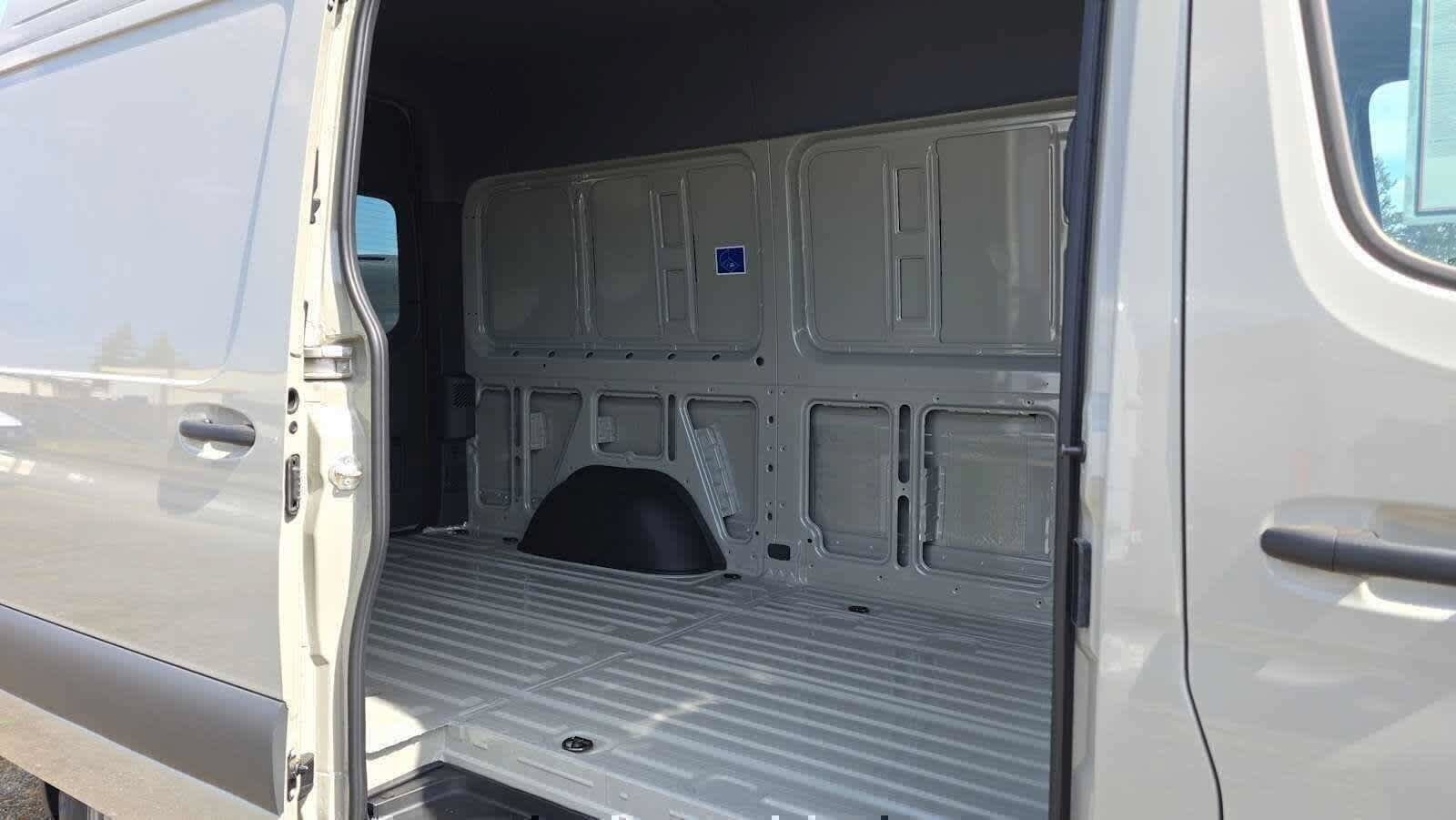 Used 2026 Mercedes-Benz Sprinter 2500 image 14