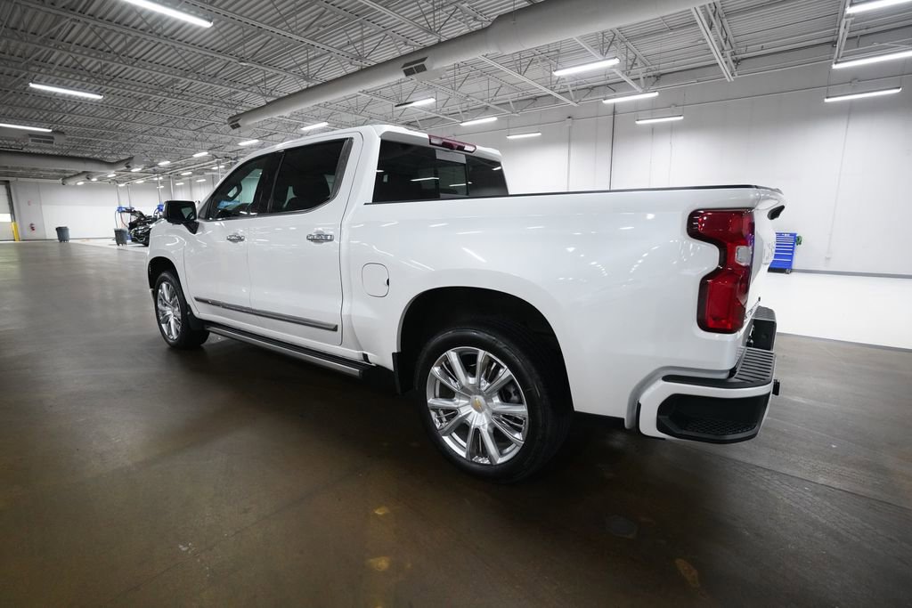Used 2022 Chevrolet Silverado 1500 High Country w/ High Country Premium Package AWD/4WD image 33