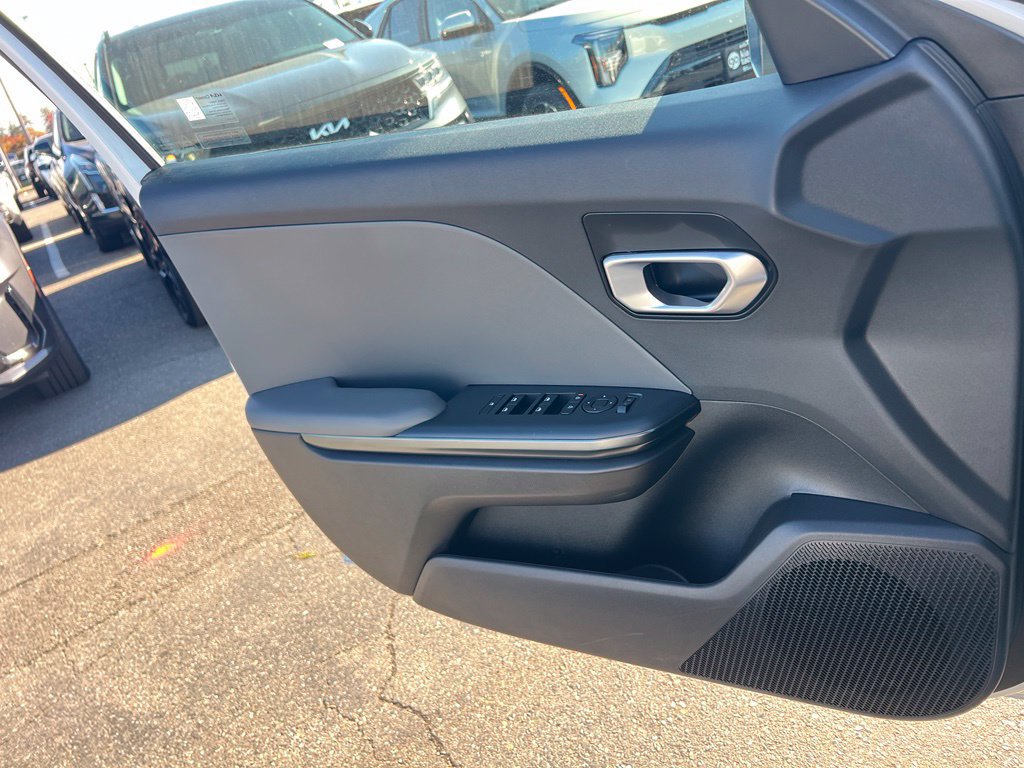 Certified 2025 Kia K4 FWD image 14