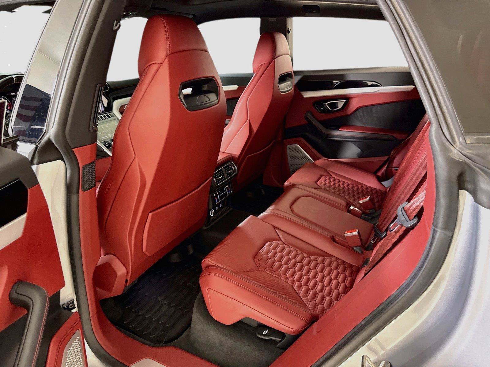 Used 2022 Lamborghini Urus AWD/4WD image 23