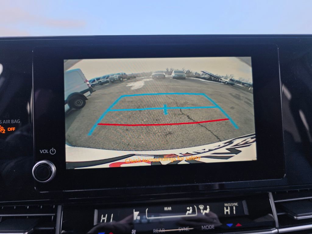 Used 2026 Toyota Sienna LE image 54