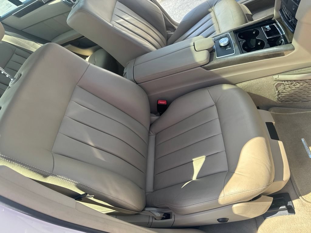 Used 2010 Mercedes-Benz E 350 Sedan image 36