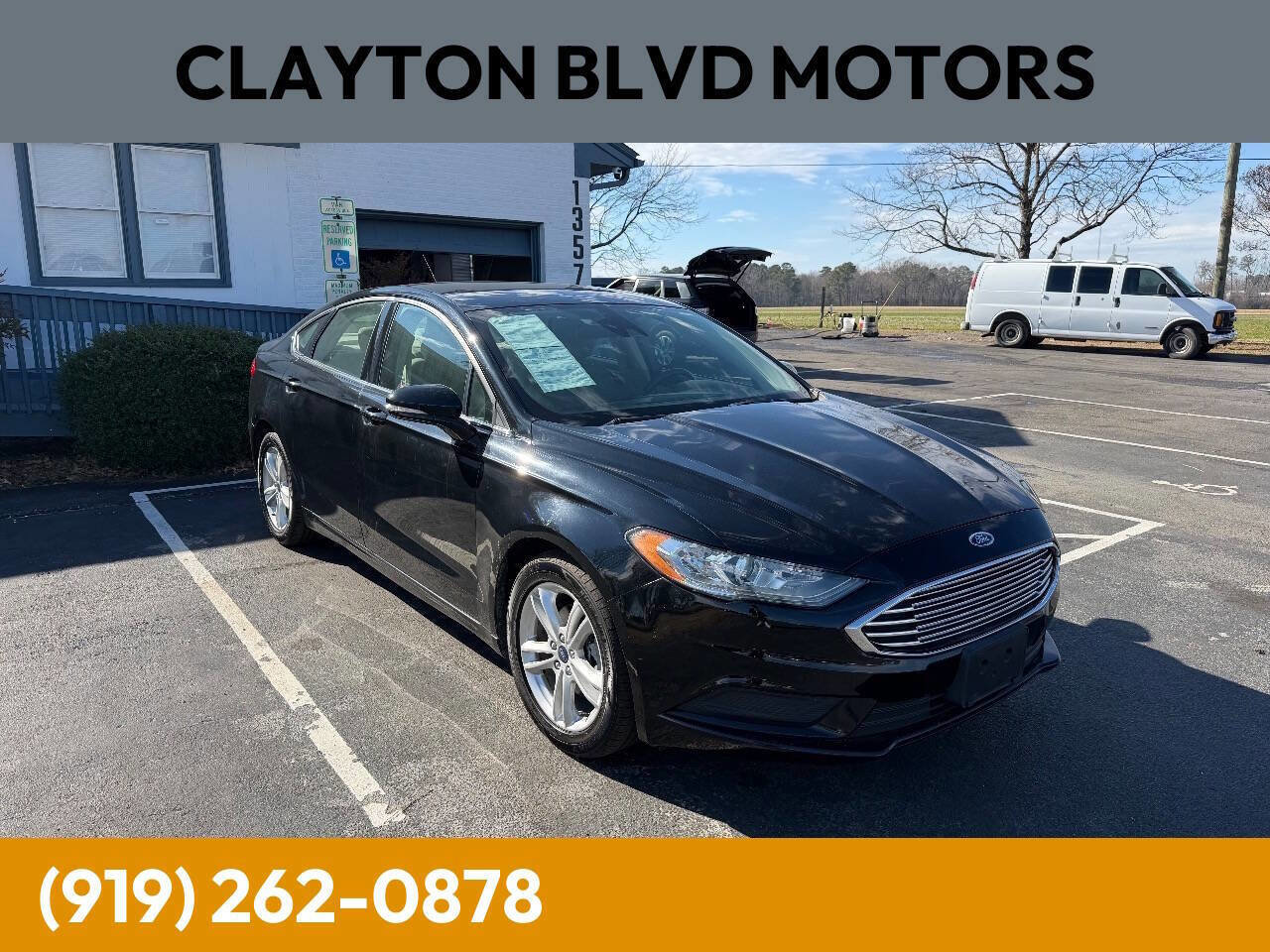 Used 2018 Ford Fusion SE FWD image 1