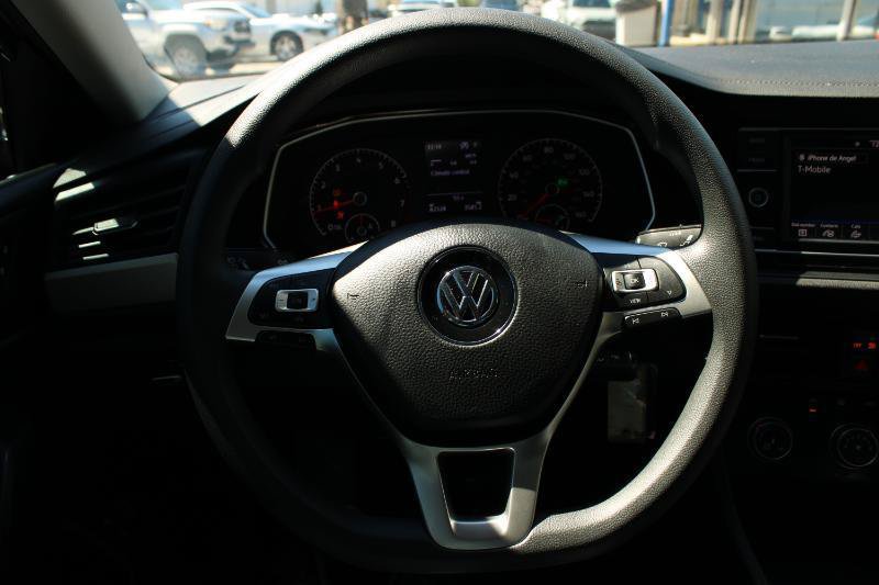 Used 2021 Volkswagen Jetta R-Line FWD image 9