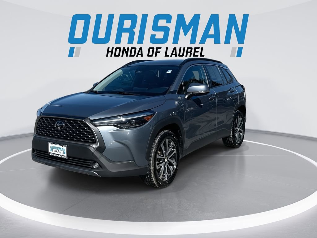 Used 2023 Toyota Corolla Cross XLE image 4