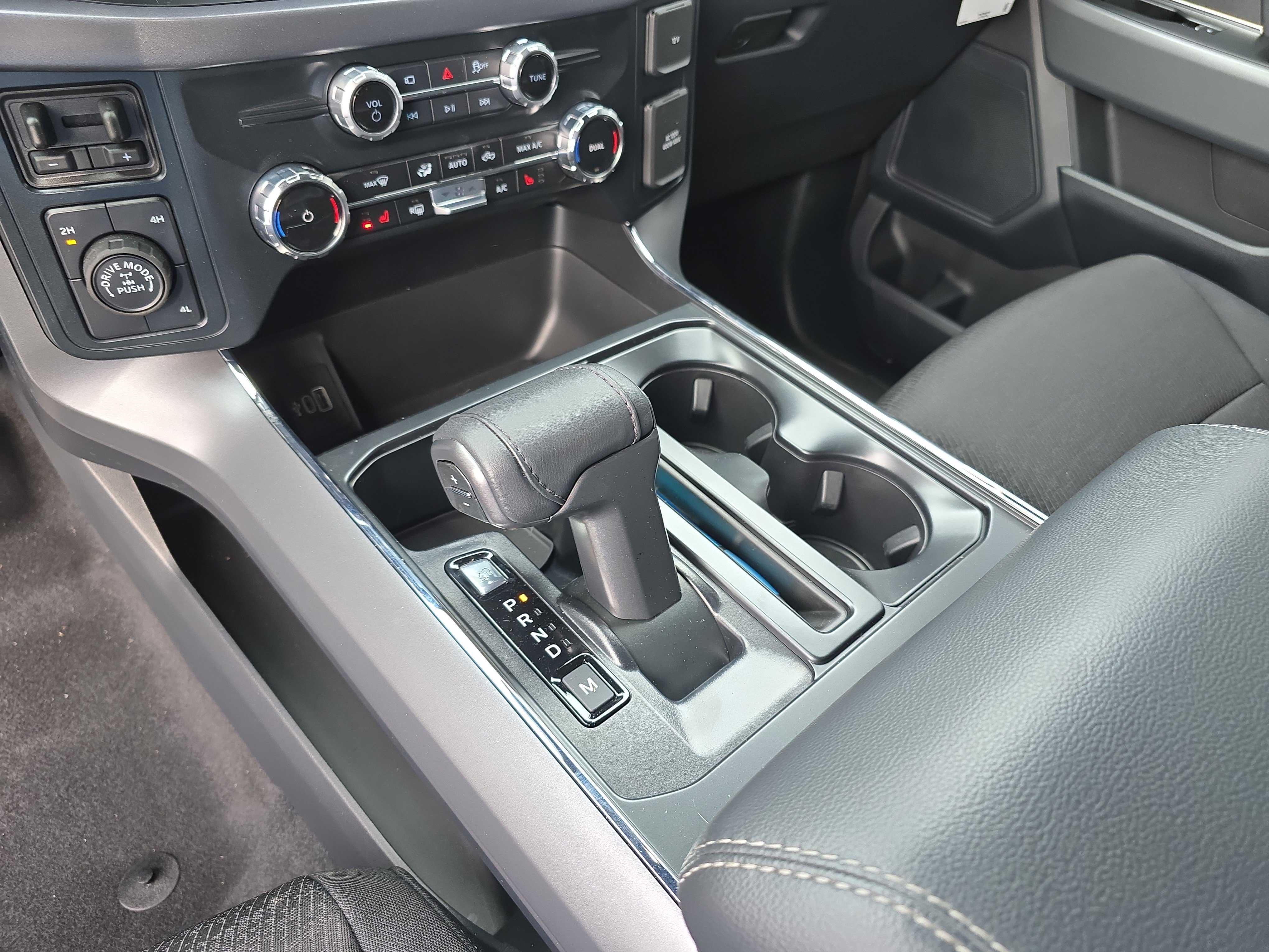 Used 2025 Ford F150 XLT w/ Equipment Group 302A MID image 30