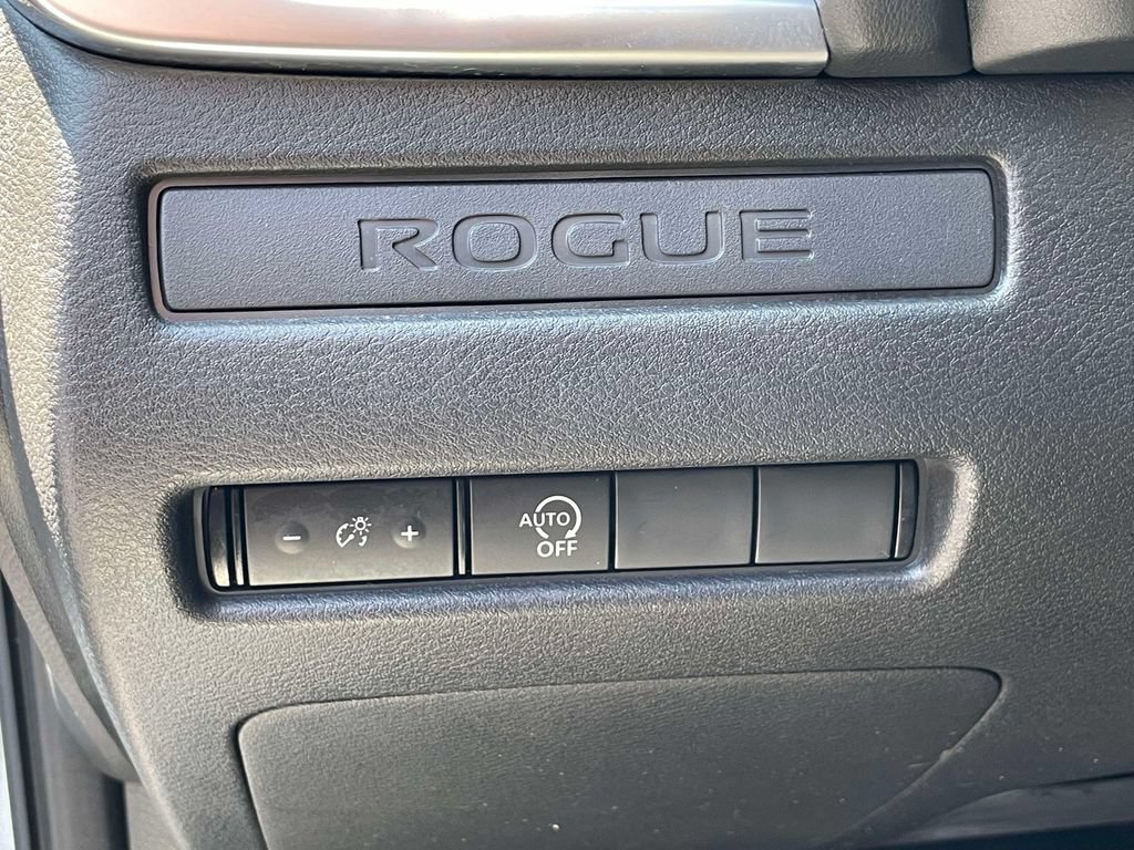 Used 2023 Nissan Rogue S AWD/4WD image 19