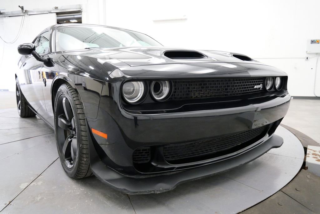 Used 2019 Dodge Challenger SRT Hellcat Redeye image 35
