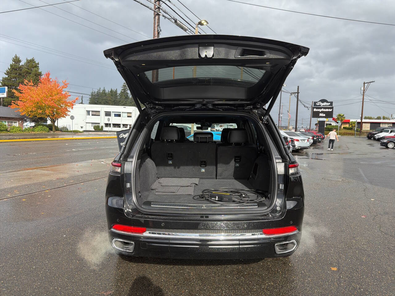 Used 2023 Jeep Grand Cherokee Overland w/ Luxury Tech Group IV image 8