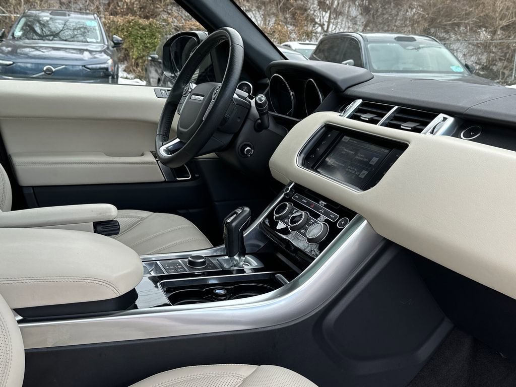 Used 2016 Land Rover Range Rover Sport HSE image 15