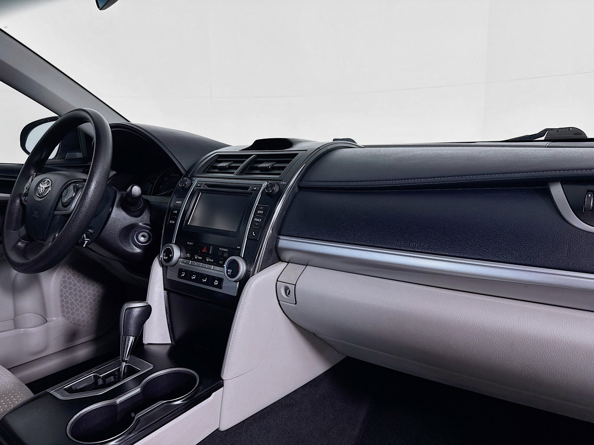 Used 2014 Toyota Camry SE image 26