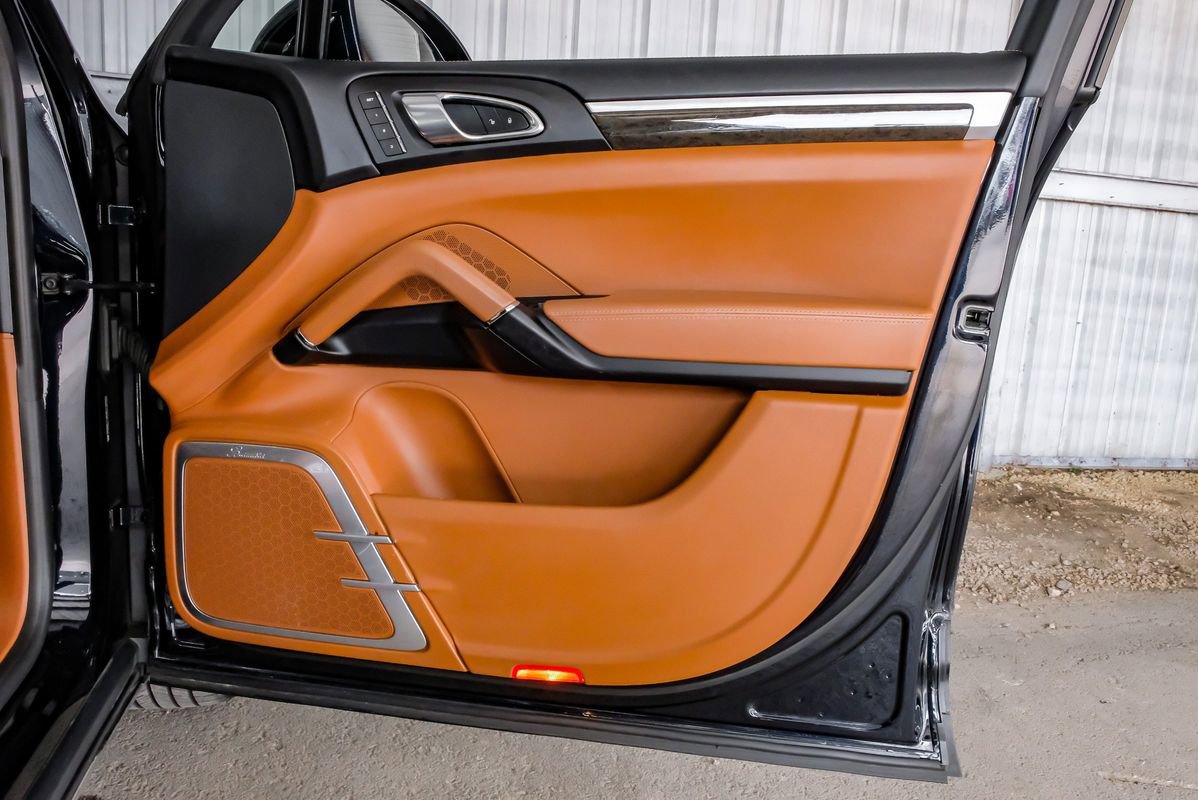 Used 2018 Porsche Cayenne Turbo image 47