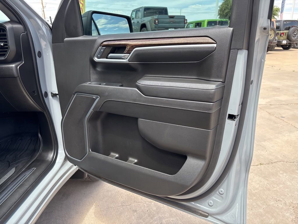 Used 2024 GMC Sierra 1500 Elevation AWD/4WD image 9