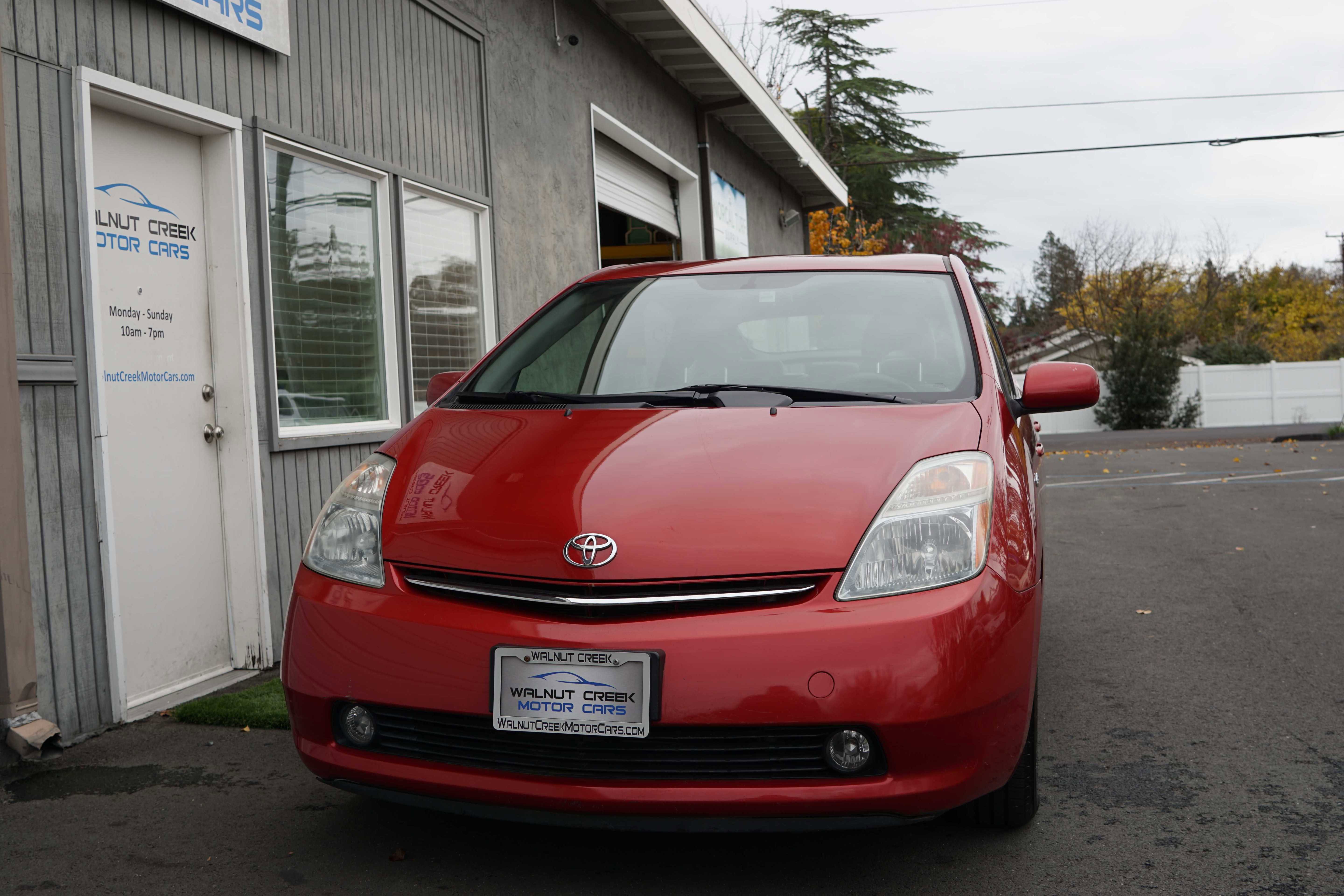Used 2009 Toyota Prius Touring FWD image 2
