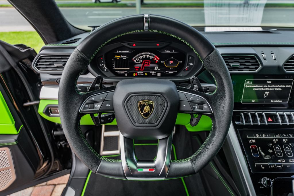 Used 2021 Lamborghini Urus AWD/4WD image 23