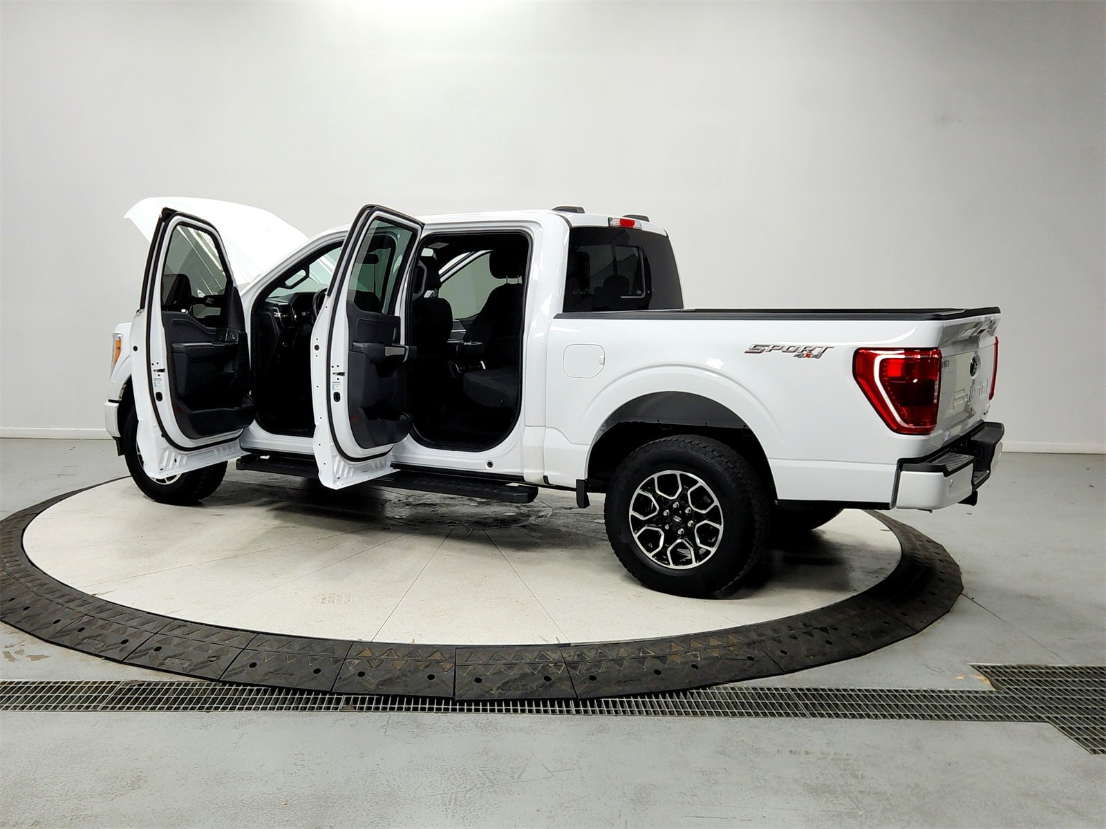 Used 2023 Ford F150 XLT w/ Equipment Group 302A High image 13