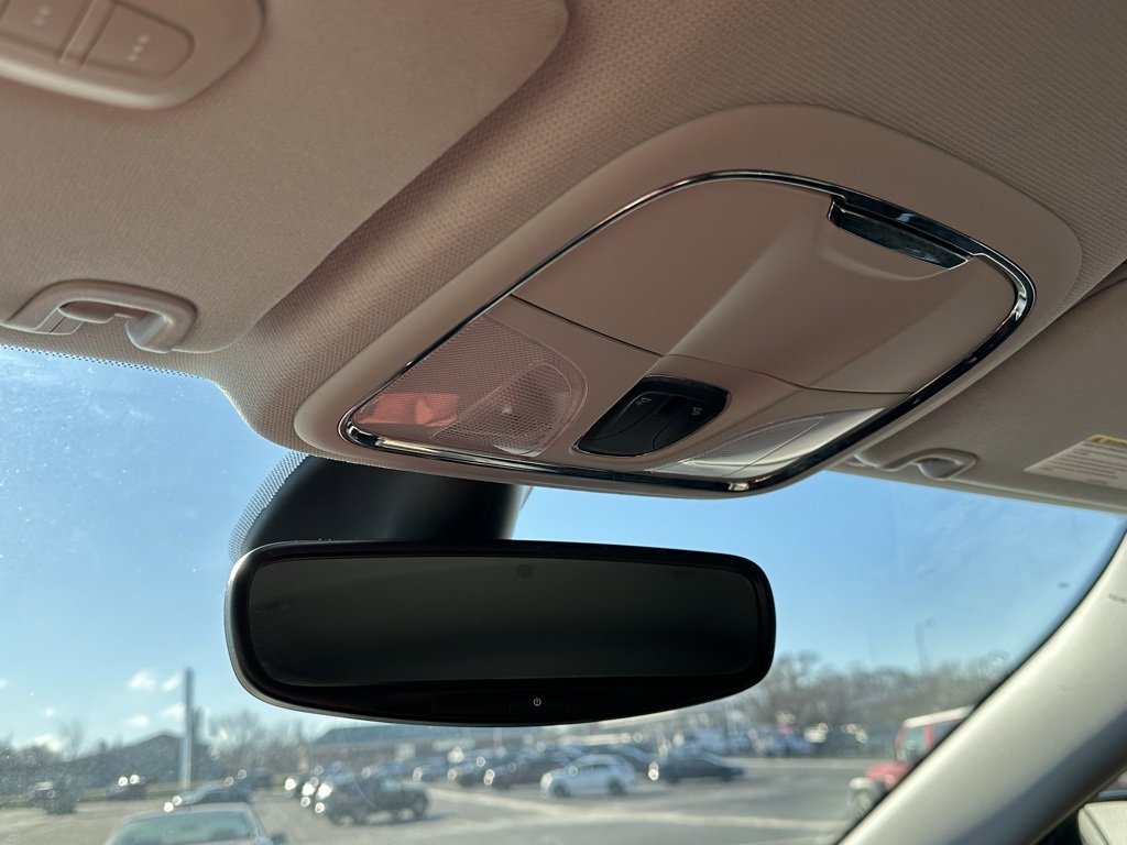 Used 2020 Jeep Cherokee Limited image 32