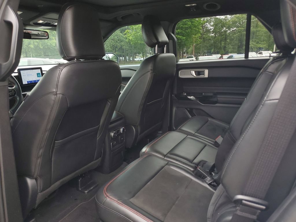 Used 2023 Ford Explorer ST-Line w/ Class IV Trailer Tow Package RWD image 14