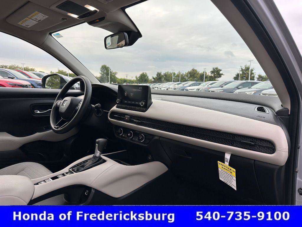 Used 2023 Honda HR-V LX image 30