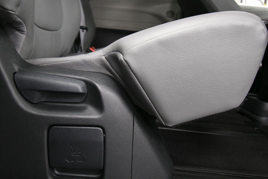 Certified 2024 Toyota Sienna XLE FWD image 27