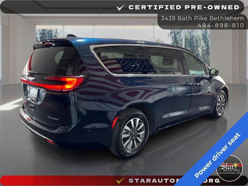 Used 2023 Chrysler Pacifica Touring-L w/ Uconnect Theater Family Group FWD image 5