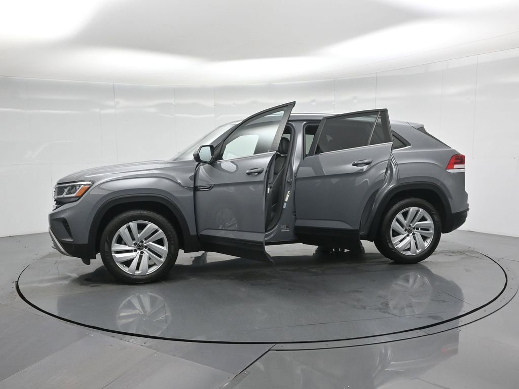 Used 2021 Volkswagen Atlas Cross Sport SE w/ Panoramic Sunroof Package image 38