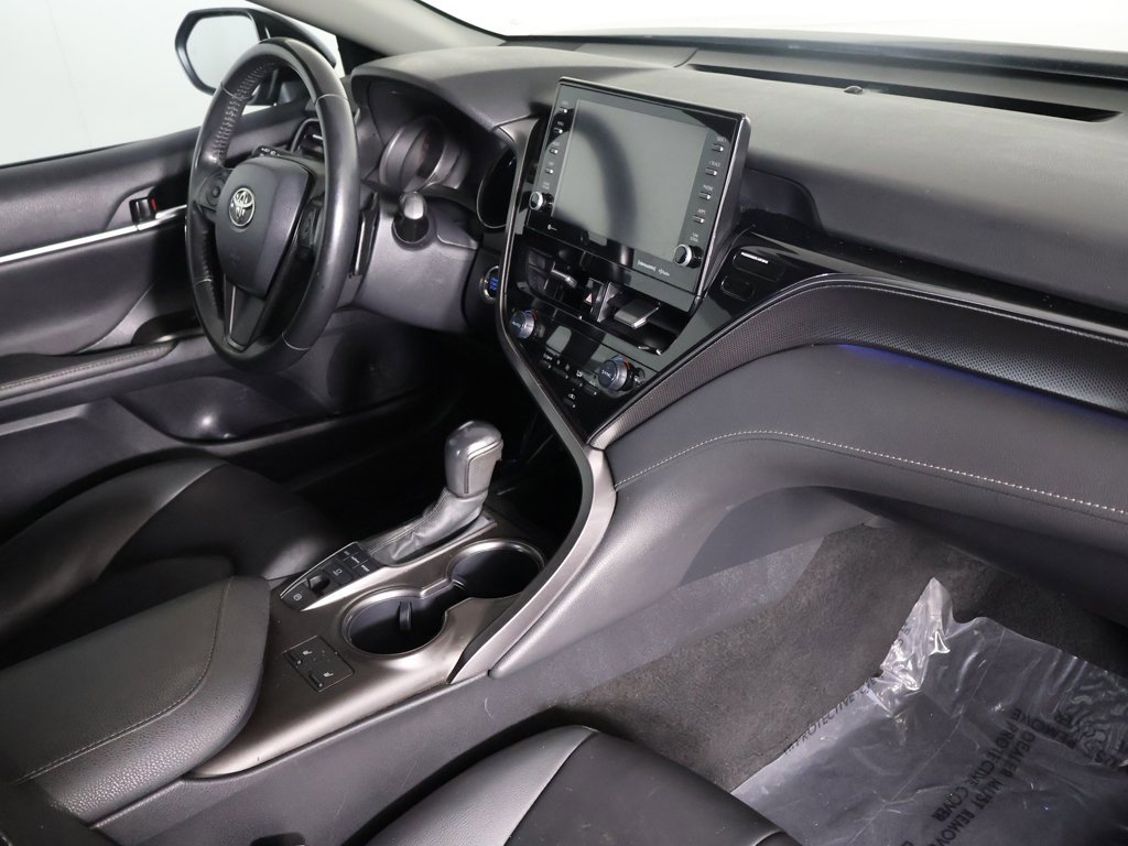 Used 2022 Toyota Camry XSE image 28