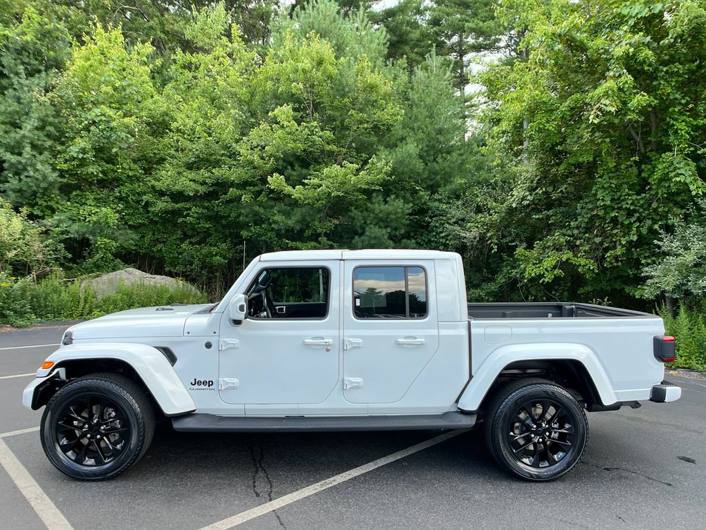 Used 2021 Jeep Gladiator Overland AWD/4WD image 2