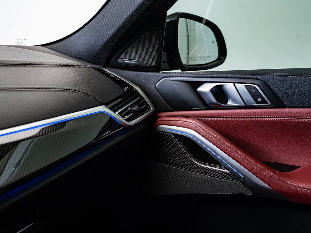 Used 2022 BMW X6 M50i image 40