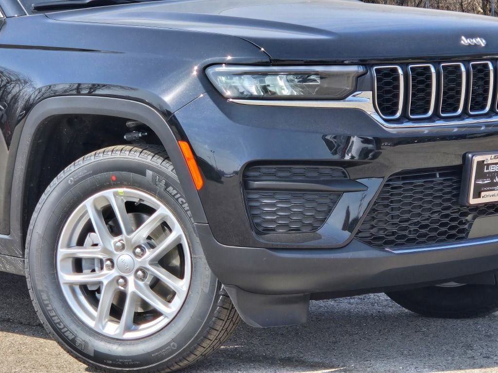 New 2026 Jeep Grand Cherokee Laredo X AWD/4WD image 4
