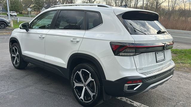 Used 2025 Volkswagen Taos SEL image 8