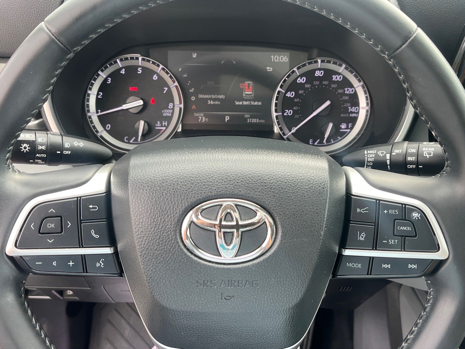 Used 2022 Toyota Highlander XLE AWD/4WD image 15
