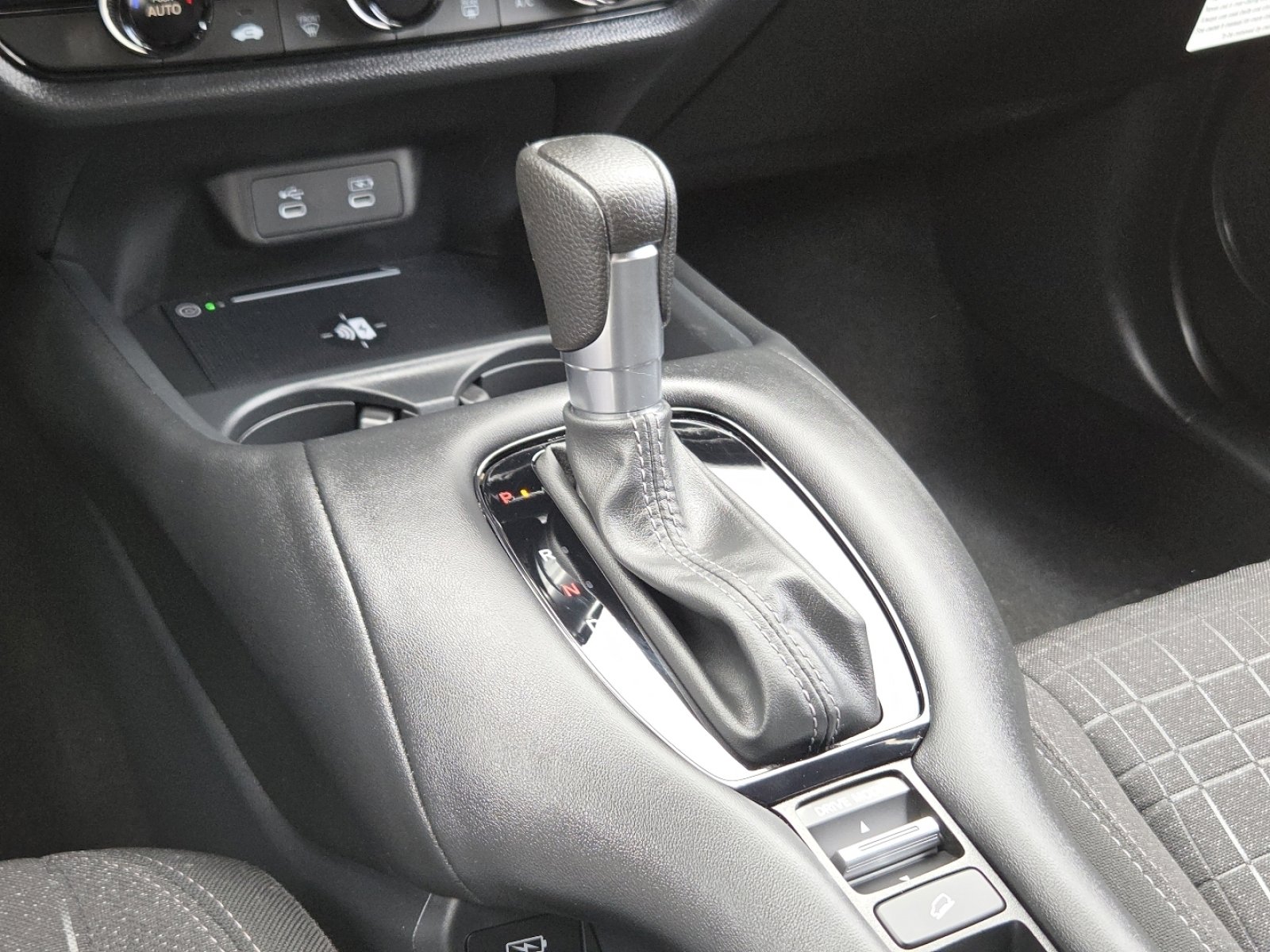 Certified 2026 Honda HR-V LX image 32