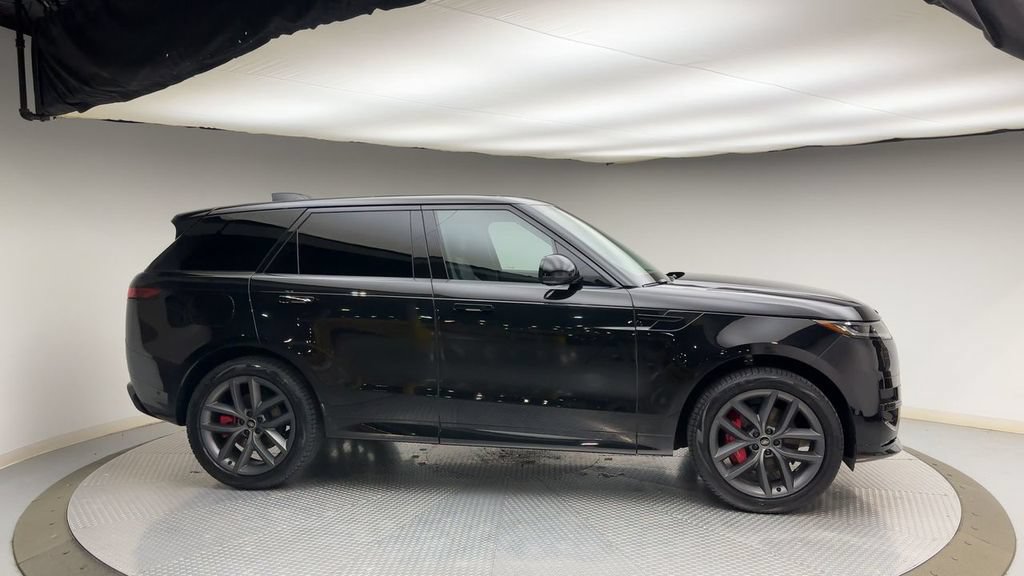 Used 2024 Land Rover Range Rover Sport Dynamic SE AWD/4WD image 9
