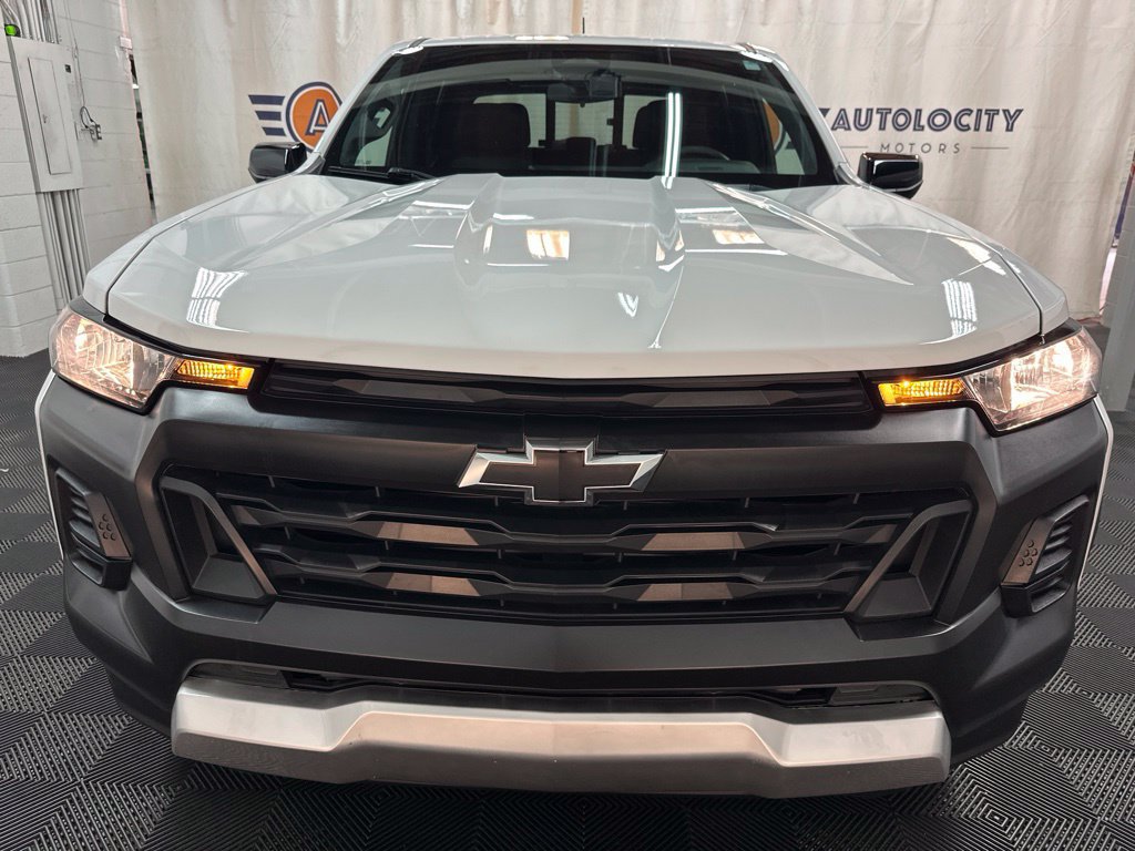 Used 2024 Chevrolet Colorado Trail Boss w/ Advanced Trailering Package AWD/4WD image 3