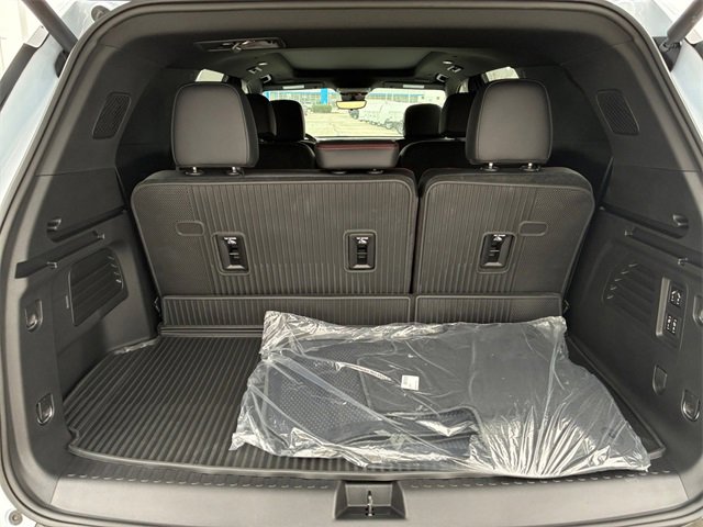 New 2026 Chevrolet Traverse RS w/ LPO, Floor Liner Package image 16