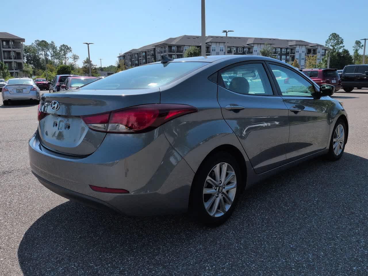Used 2014 Hyundai Elantra SE w/ Option Group 02 FWD image 6