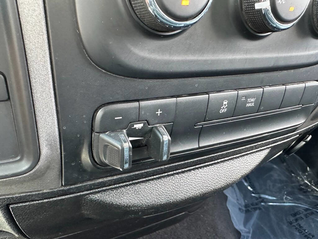 Used 2015 RAM 2500 Tradesman w/ Power & Remote Entry Group image 21