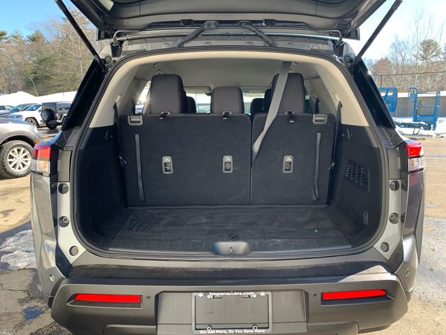 Used 2025 Nissan Pathfinder S AWD/4WD image 13