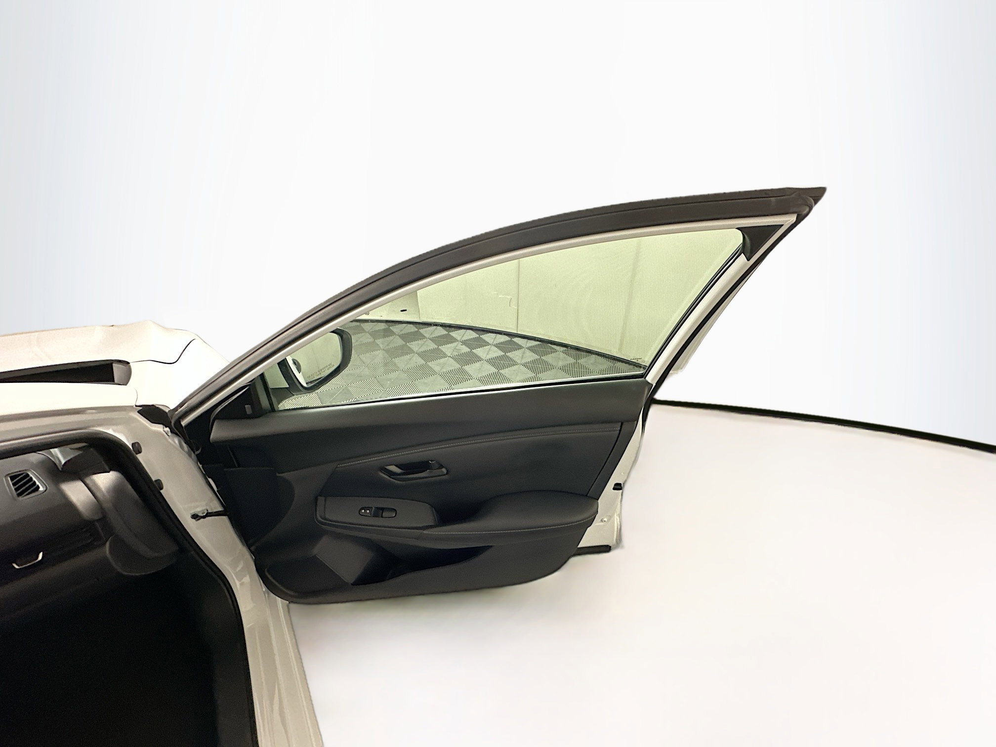 Used 2025 Nissan Sentra S image 30