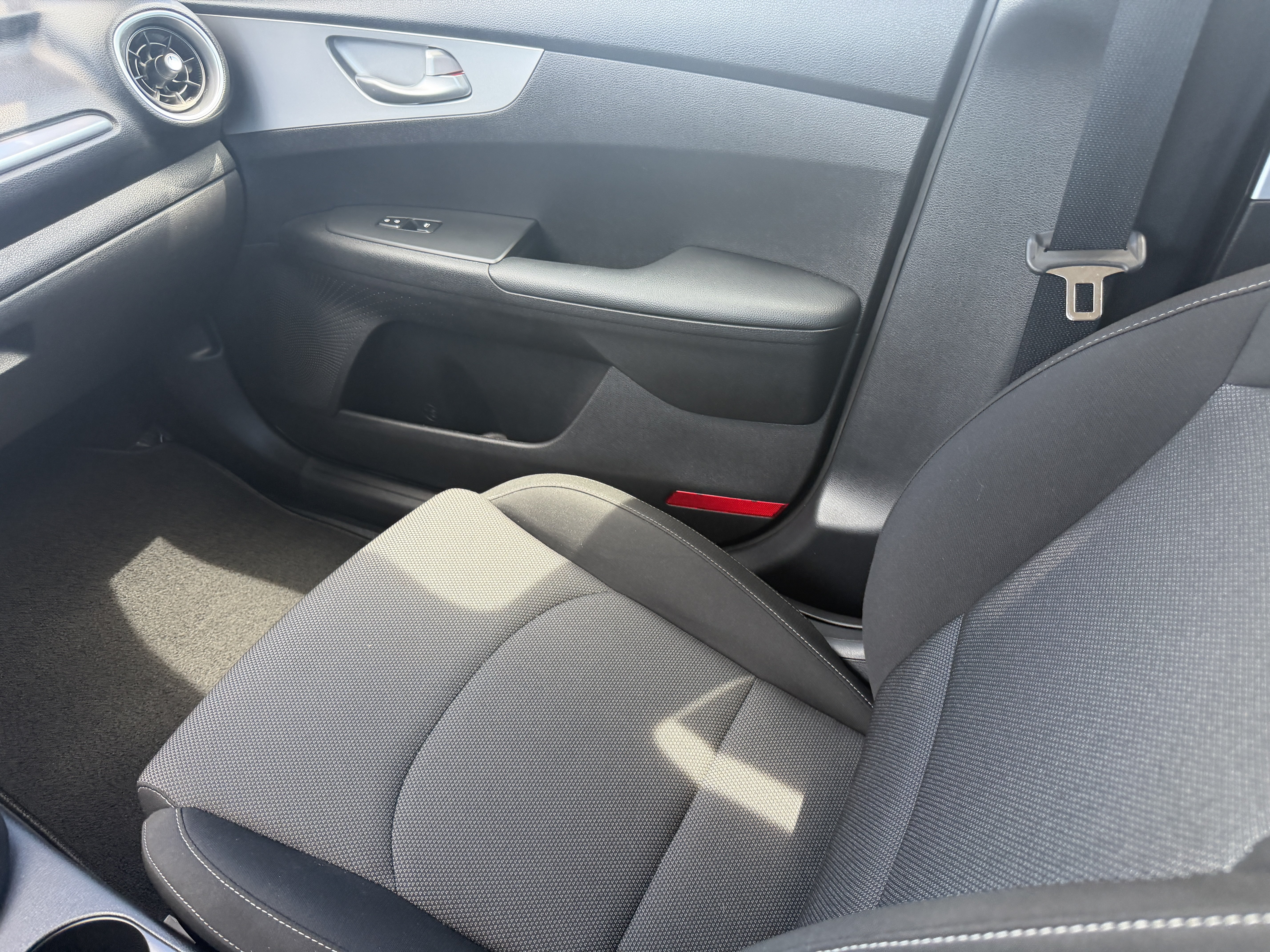 Certified 2023 Kia Forte LXS w/ LXS Technology Package FWD image 15