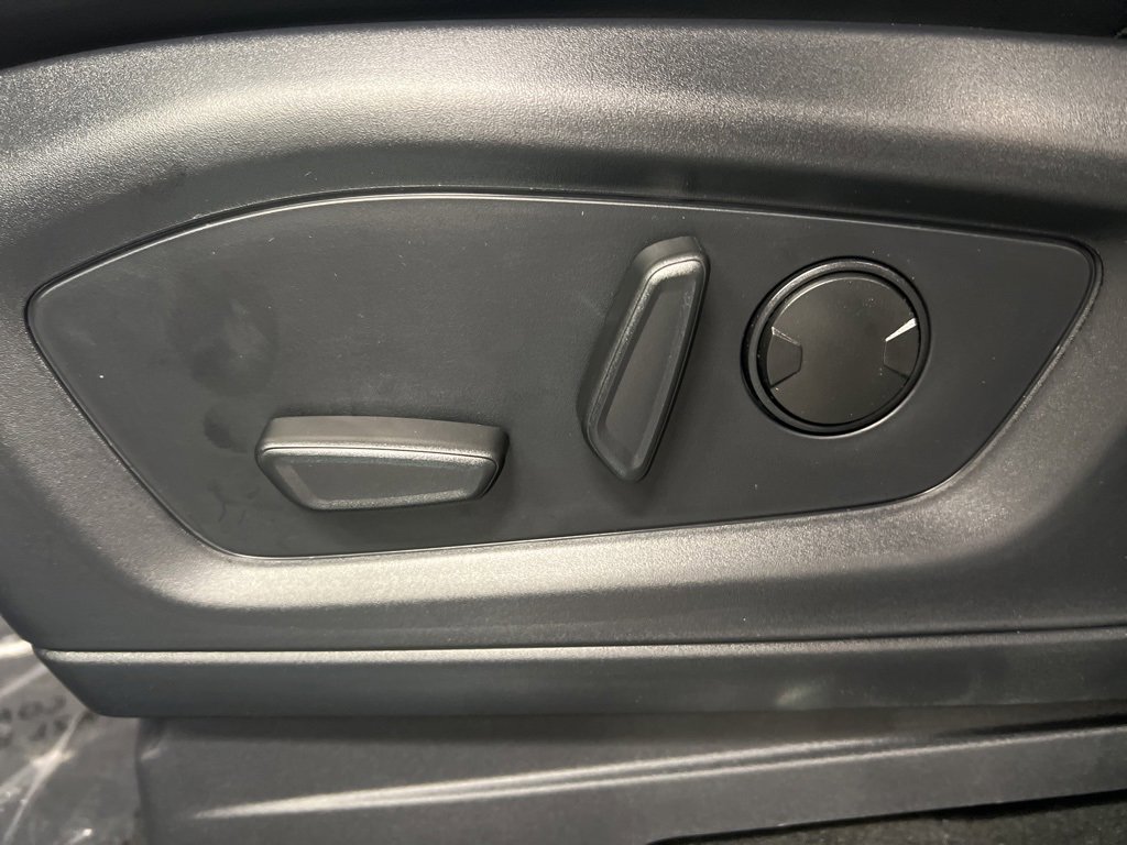 New 2026 Ford Explorer ST-Line w/ ST-Line Street Pack image 27