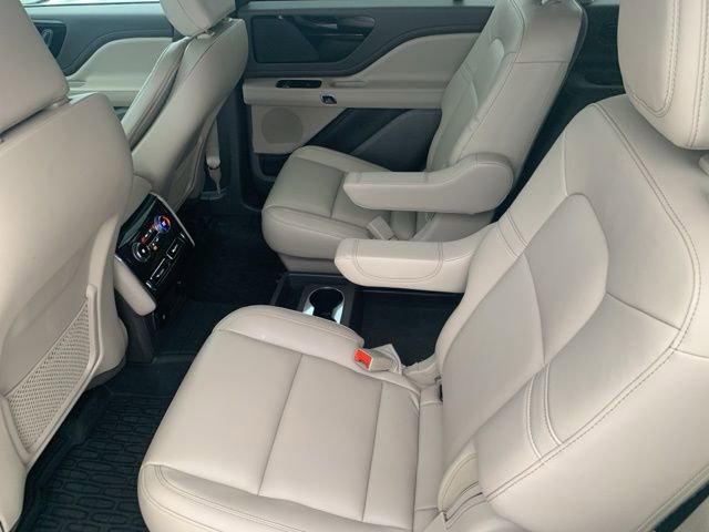 Used 2023 Lincoln Aviator AWD w/ Premium Package image 11