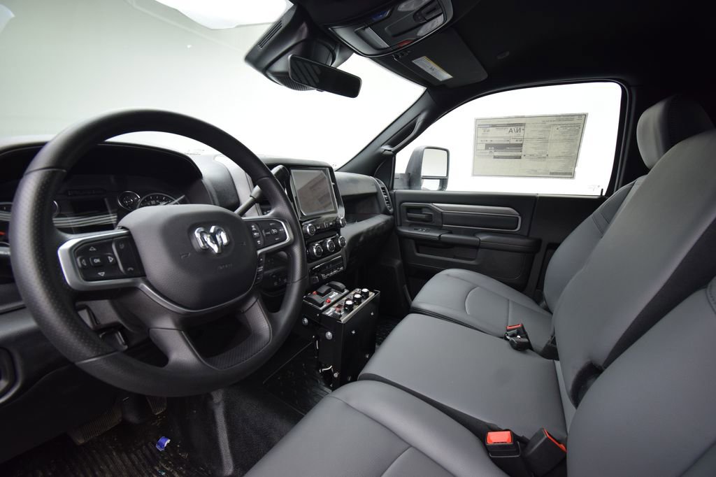 New 2026 RAM 5500 Tradesman w/ Chrome Appearance Group image 39