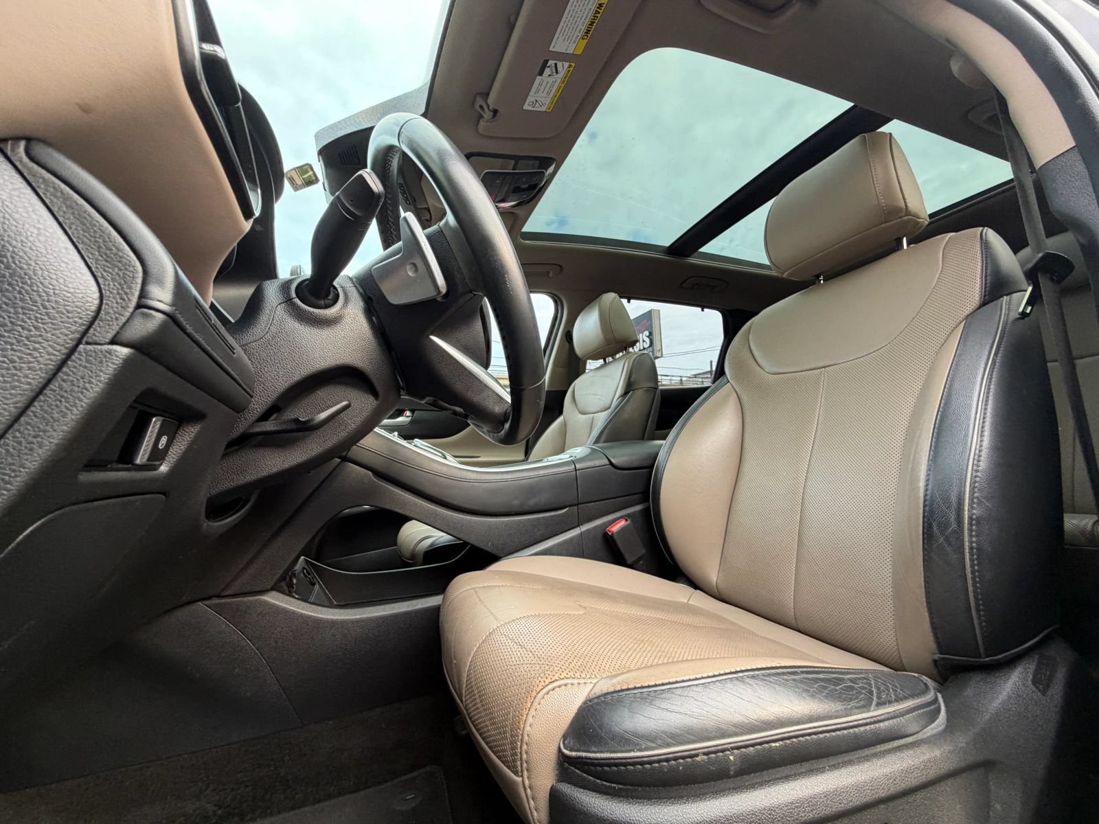 Used 2022 Hyundai Santa Fe SEL w/ Convenience + Premium Package FWD image 14