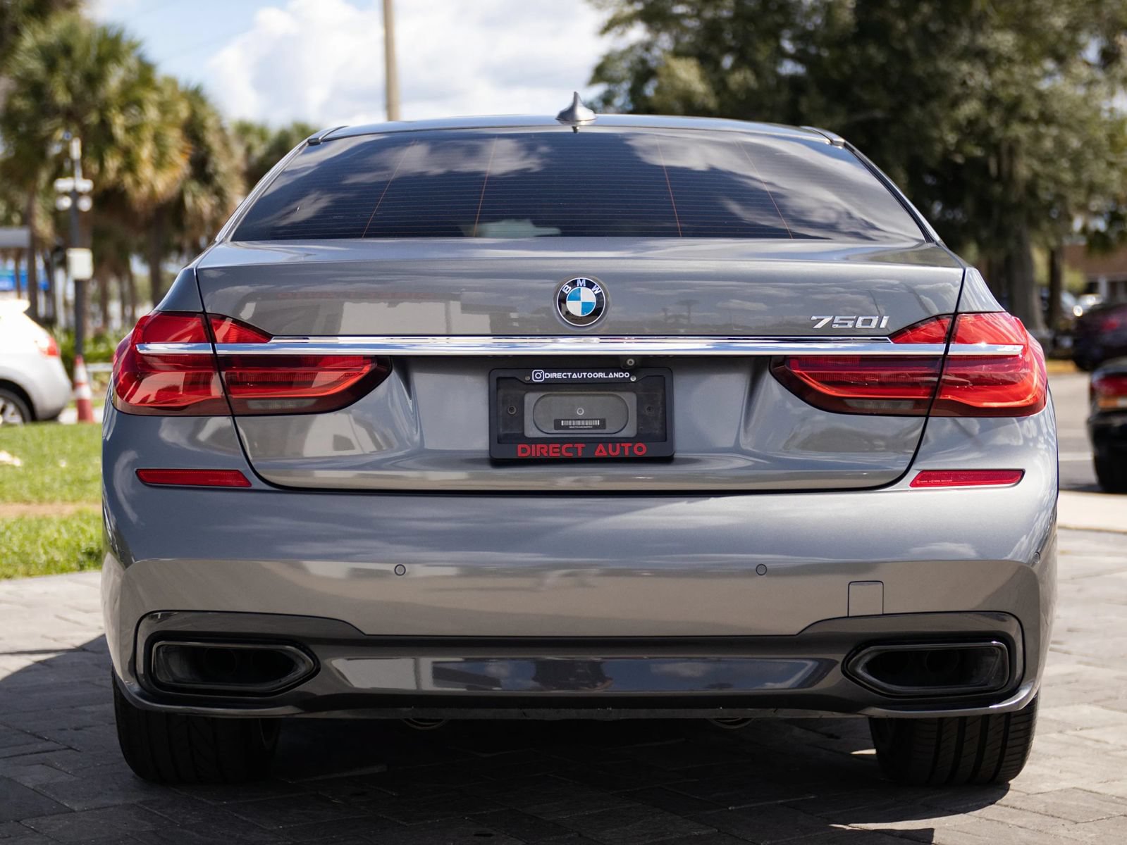 Used 2019 BMW 750i w/ M Sport Package RWD image 11