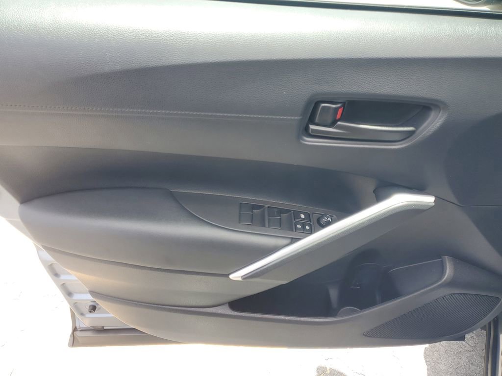 Certified 2024 Toyota Corolla Cross LE w/ Moonroof Package FWD image 18