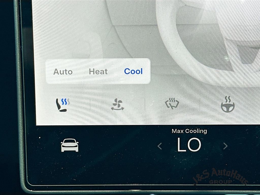 Used 2026 Tesla Model Y Performance image 27