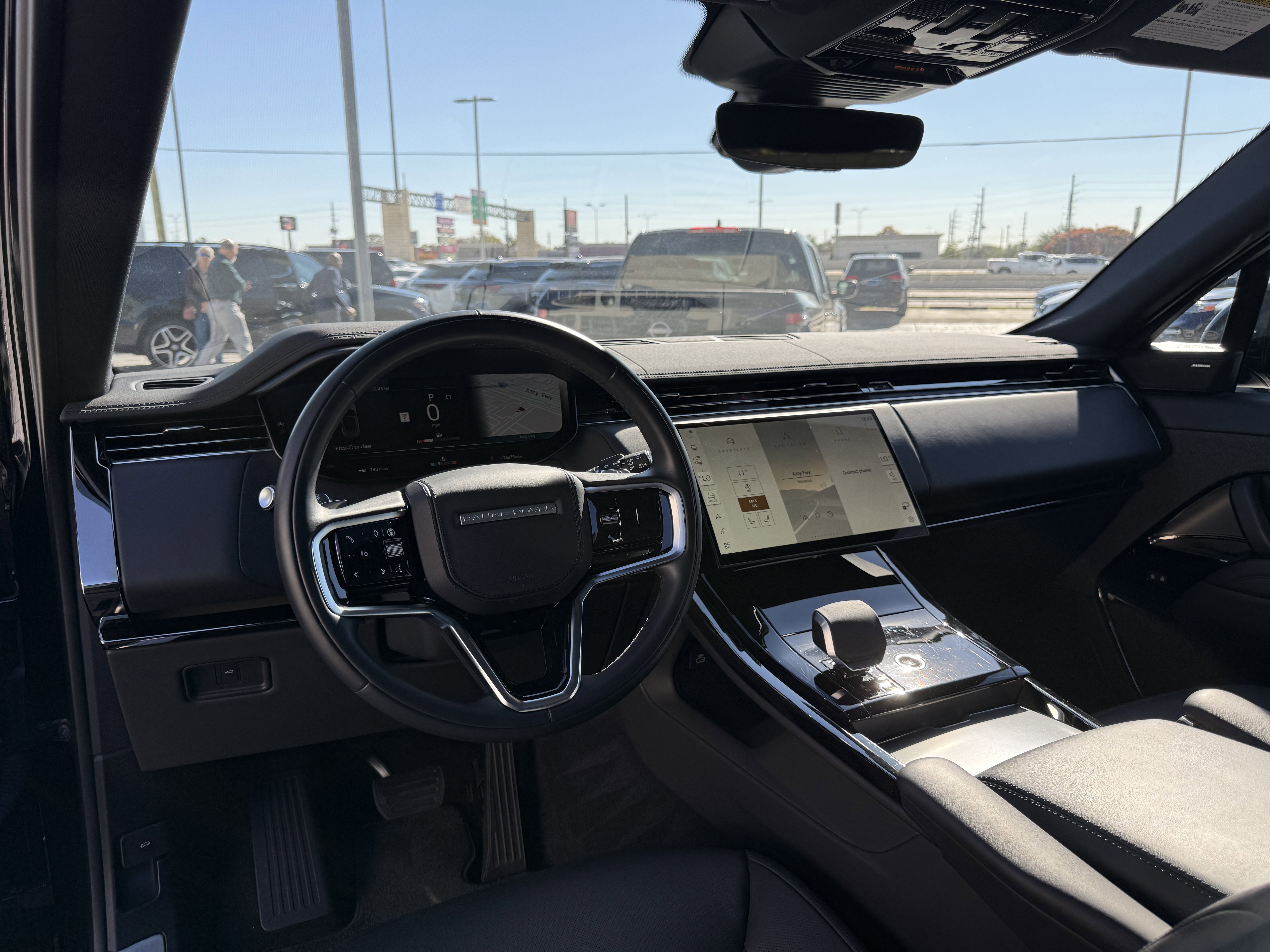 Used 2025 Land Rover Range Rover Sport SE image 17